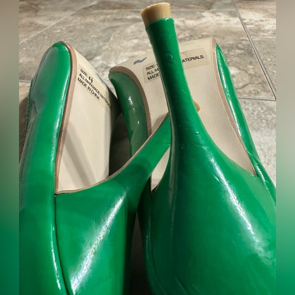 Pulse pointed toe ladies high heels are a size 6.5. - Picture 7 of 8